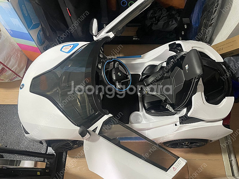 BMW i8 유아 전동차 (파파야나인) 판매합니다!--1