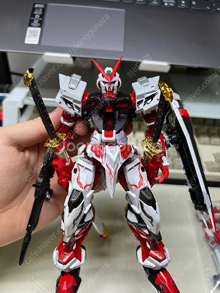 [떨이처분][궁극니퍼][깔끔데칼][깔끔부분도색] 다반 8806 + 모장혼 칼레드볼프 3개 [레드드래곤 버전] 팝니다...--2