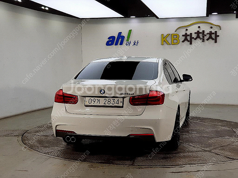 BMW 3시리즈 (F30) 320d M 스포츠 판매합니...--2
