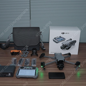 DJI AIR 3S 플라이어 콤보 드론 세트 팝니다.(추가 악세사리 포함)