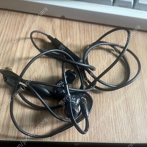 Shure 215 유선 이어폰 블랙색상 급하게 팝니다