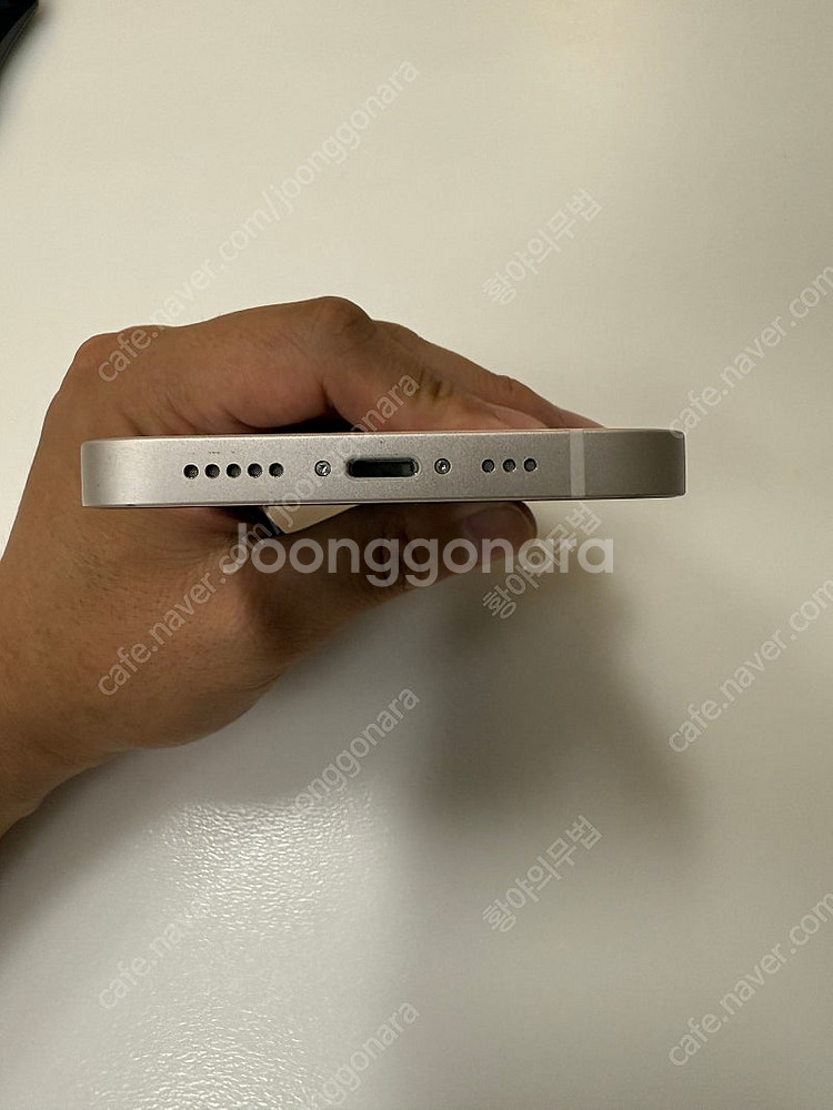 아이폰13 화이트 128GB 팝니다.(배터리98%)--6