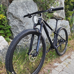 2022년식 메리다 빅나인 XT 카본 MTB 판매합니다.