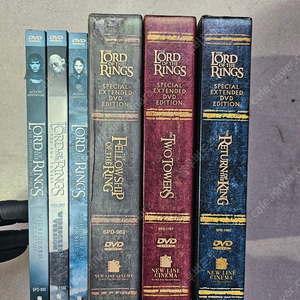반지의제왕 dvd 그리고 확장판 사진에 보이는 대로 구성입니다