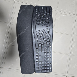 로지텍 ERGO K860 무선 인체공학 키보드