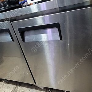 [판매]업소용냉장고 1500테이블 냉장고.간냉식 에버젠 21년식