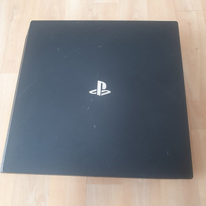 PS4 플스4 프로 2TB 본체 판매합니다.