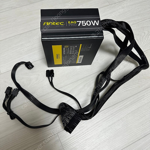 안텍 eag pro 750w 파워 서플라이 팝니다.