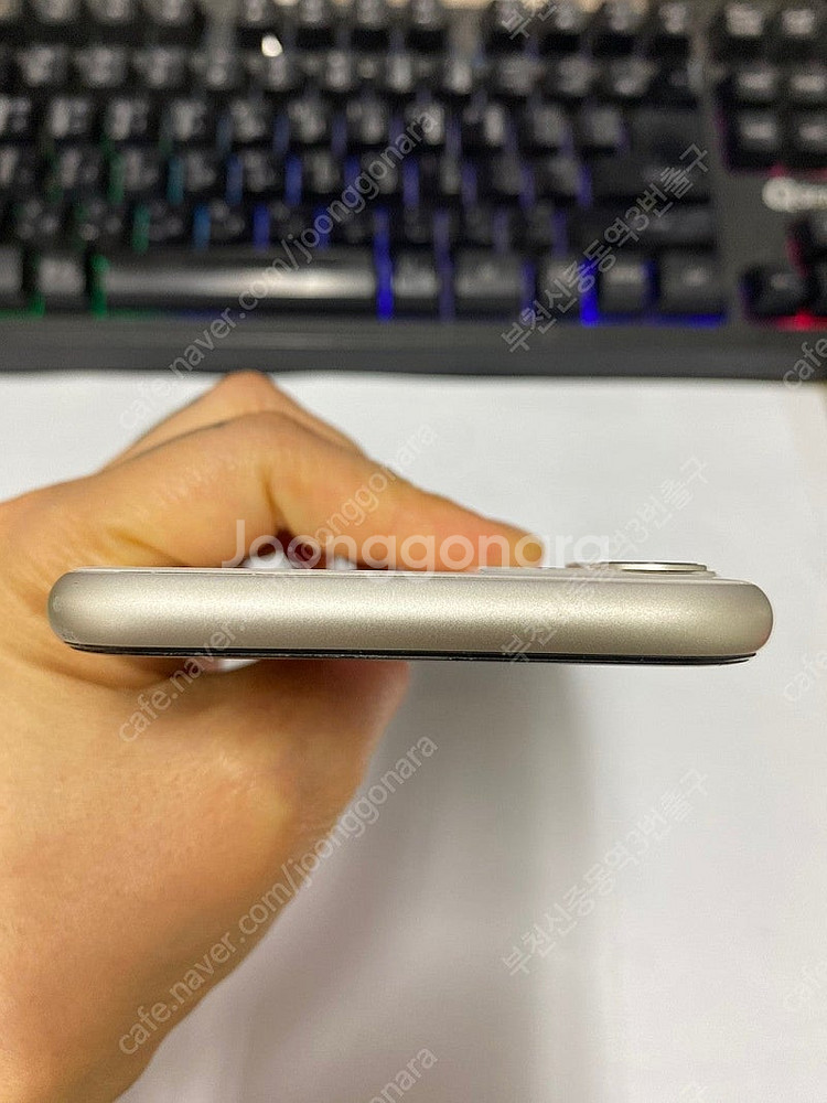 005908 아이폰11 화이트 외관깔끔 128GB 배터...--3