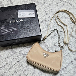 프라다테수토미니