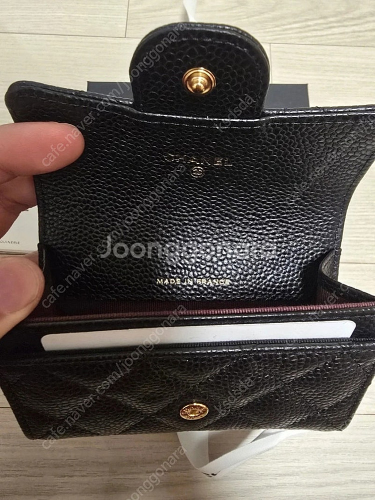 미개봉 샤넬 클래식 캐비어 똑딱이 카드지갑 금장--3