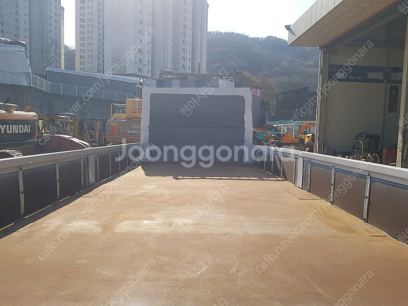 현대5톤카고 초장축 6m25 (쓰리축) 앞축(귀한매물) 2007년 235마력 특aa급 팝니다.--2