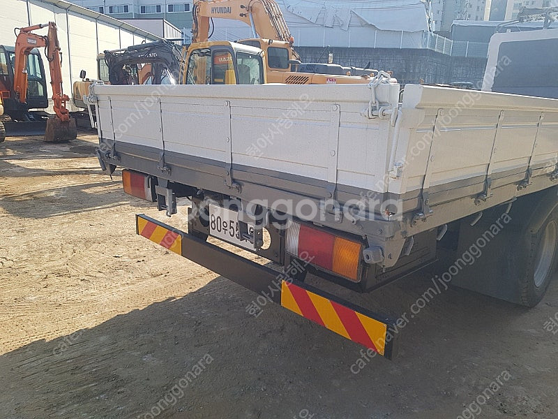 현대5톤카고 초장축 6m25 (쓰리축) 앞축(귀한매물) 2007년 235마력 특aa급 팝니다.--7