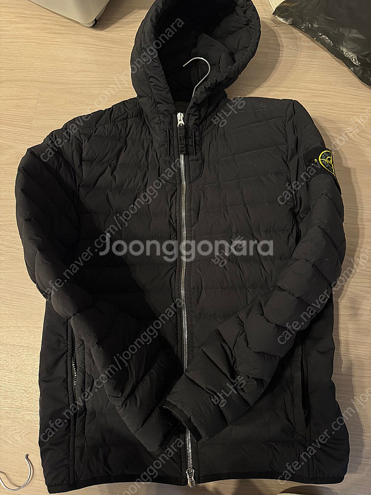 스톤아일랜드 룸우븐 경량패딩 S--0