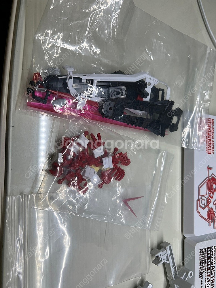 [떨이처분][궁극니퍼][깔끔데칼][부분도색] 다반 8812 + 모장혼 칼레드볼프 4개 + 전용 메탈빌드 스타일 베이...--4