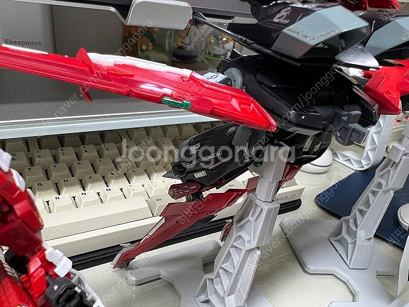 [떨이처분][궁극니퍼][깔끔데칼][부분도색] 다반 8812 + 모장혼 칼레드볼프 4개 + 전용 메탈빌드 스타일 베이...--8