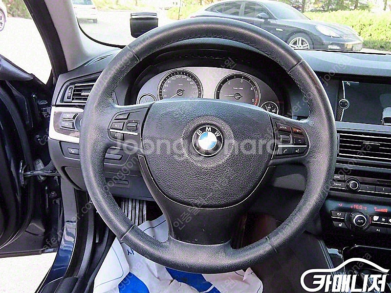 [BMW]5시리즈 (F10) 520d 중고차중고차매입전액할부저신용자신불자소액할부현금카드 전부 가능합니다!--8