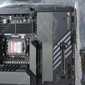 Asus x670e crosshair Extreme (익스트림) 팝니다.