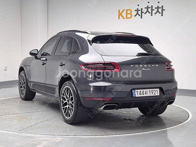 포르쉐 중고 포르쉐 마칸 중고 회색 2017년식 48,...--2