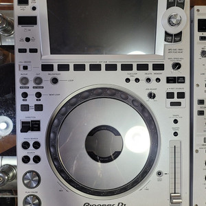 Pioneer CDJ-3000whith 2대 DJM-900NXS2whith 1대 판매합니다.