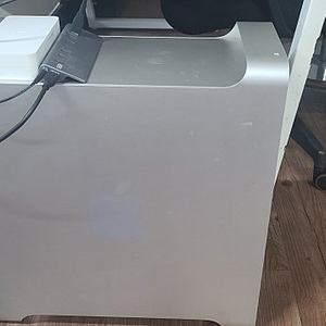 early 2009 Mac Pro ( 2*2.93 quad-core , 메모리16GB , 내장 9테라 raid , 애플 30" 모니터)