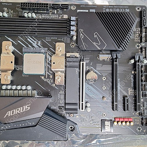 5800x3d, b550 어로스엘리트, ddr4 16g 3200, ddr4 32g 3600 판매합니다