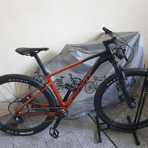 2022자이언트 XTC어드밴스29 2 카본MTB 팝니다