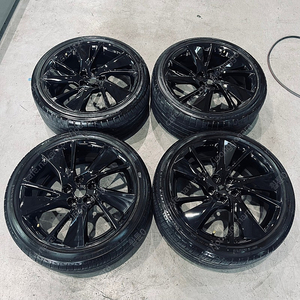 [ 제네시스 ] G70 21MY 19인치 터보 휠 타이어 팝니다.