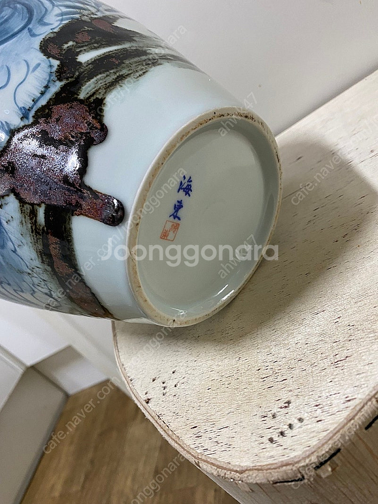 호랑이가 넘 디테일한 백자도자기--3