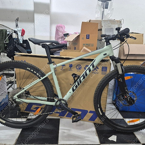 2020 자이언트 타론 1 M 사이즈 29인치 MTB 산악 자전거 팝니다.