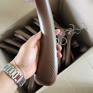 직영 공장생산 새상품 LG페션 GGIO2 T I FOR MEN 티아이포맨 헤지스 옷걸이 3개당 1천원 새상품입니다 재고많아요 옷걸이 판매 새것 미사용 생산품 대량재고 택배가능 패딩