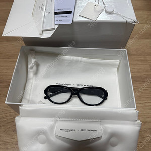 젠틀몬스터 마르지엘라 mm211 블랙 안경
