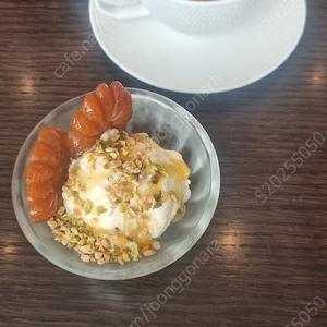 폴바셋 아메리카노, 라떼 50프로 할인쿠폰(1000원)