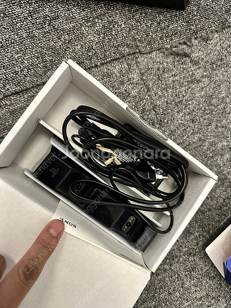 PS5 플레이스테이션5 + 타이틀 7개 일괄 + 거치대--4