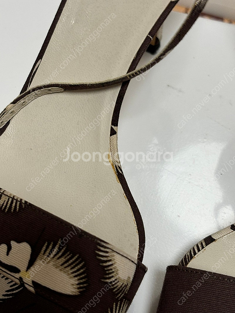 GUCCI 브라운 플로랄 스트랩 샌들 (7B/240mm...--6