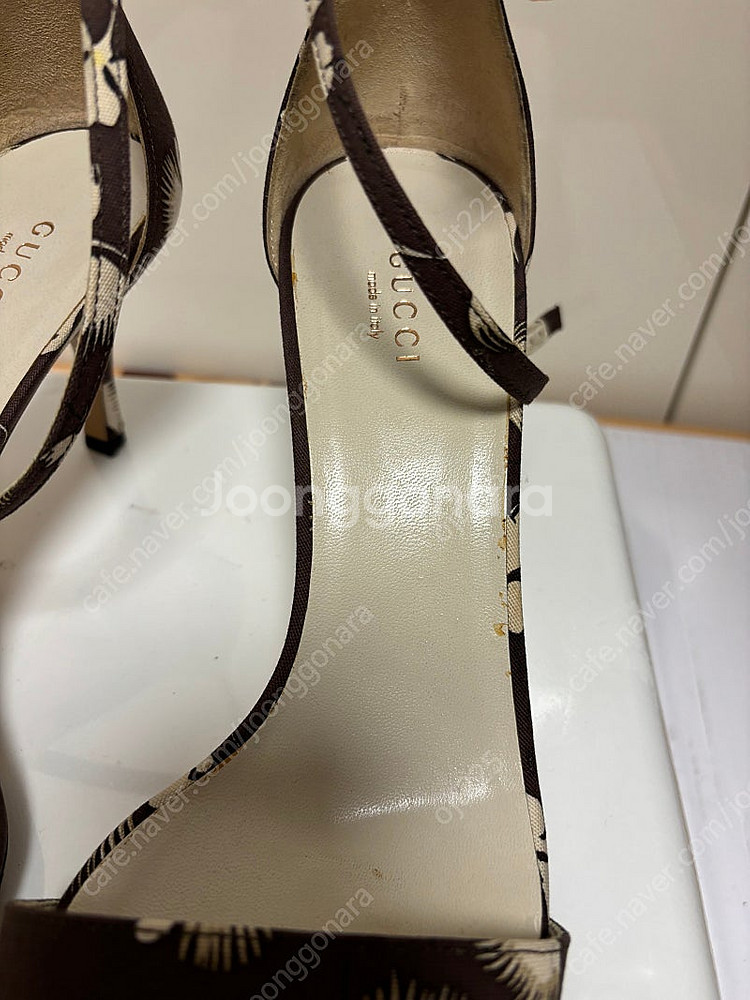 GUCCI 브라운 플로랄 스트랩 샌들 (7B/240mm...--7