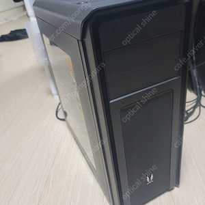 부산) i7 9700k 16g gtx1660슈퍼 배그 로아 롤 발로 디아 옵치 게이밍 pc 본체