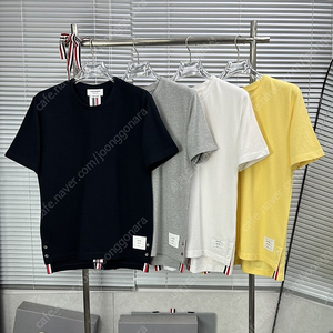 톰브라운 25SS 백삼선 스트라이프 PK 반팔티셔츠