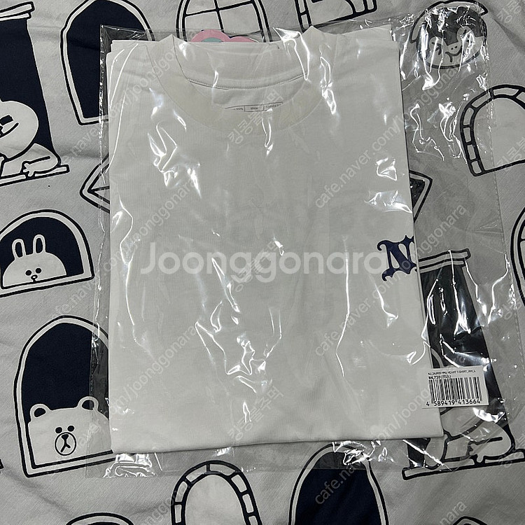 뉴진스 일본한정 티셔츠 판매합니다--7