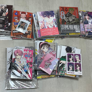 카구라바치, 팬텀버스터즈, 괴수8호, 봄의 폭풍과몬스터, 타몬군 지금 어느쪽, 윈드브레이커, 주술회전, 사카데이 등등 초판 순정만화 일괄