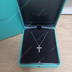 매장가690만원)티파니 십자가 목걸이/크로스 펜던트 11p다이아 플래티늄 목걸이