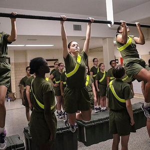 미해병 USMC 반팔티 반바지 셋업 팔아요맨투맨 오리지널 정품 새상품 스웻셔츠 스웻팬츠 USA