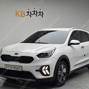 중고차 니로 중고 더 뉴 니로 흰색 2020년식 1.6 HEV 노블레스 스페셜 중고자동차가격