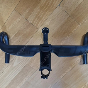 포커스 이자르코 맥스 9.9 카본 핸들바 폭 40cm (스템 100mm 포함)