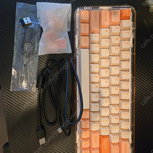 Melgeek Mojo68 멜긱 모조68 로즈 컬러 판매합니다 :) 텐키리스