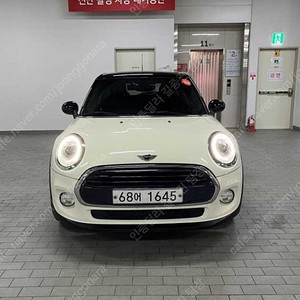 중고 미니쿠퍼 중고 가격 쿠퍼 중고차 흰색 2017년식 87,377km 5도어 파인 레더 에디션 3세대 꼼꼼한 차량점검
