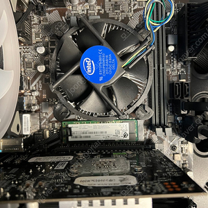 i3 10100/h410/m.2 250g 판매합니다.