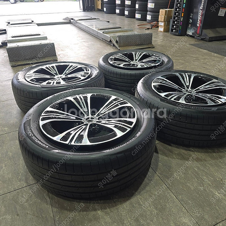 벤츠 W214 E클래스 18인치 휠 타이어 한대분 팝니...--6