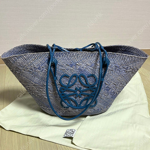 로에베 라탄백 버킷백