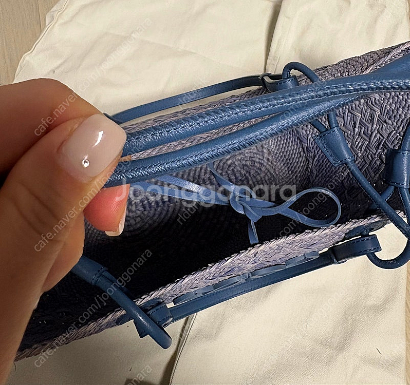 로에베 라탄백 버킷백--4